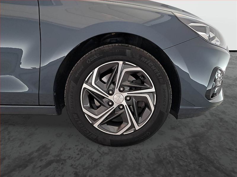 Hyundai i30 (2024) Comfort 1.0 T-GDI, ČR,1.maj - fotka 14 z 18