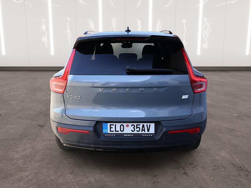 Volvo XC40 (2021) Recharge Pro, Twin motor (AWD) - fotka 3 z 25