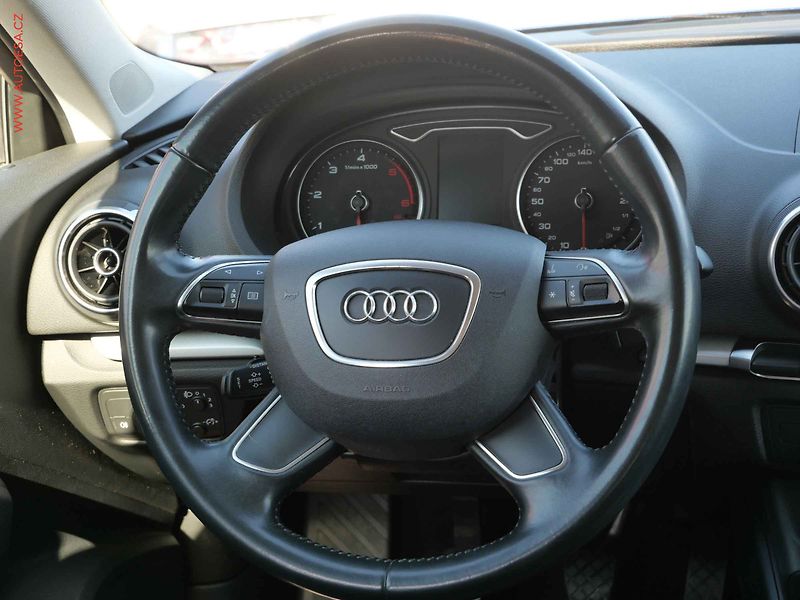 Audi A3 (2016) 1.6 TDi, Navi, AC - fotka 13 z 20