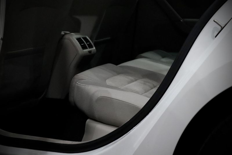 Volkswagen Golf Variant 7 1.4 TSI 92 kW Highline - fotka 19 z 32