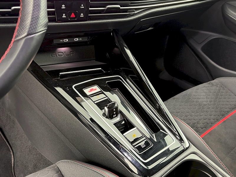 Volkswagen Golf (2023) GTI Clubsport 2.0 TSI 221kW DS - fotka 25 z 32