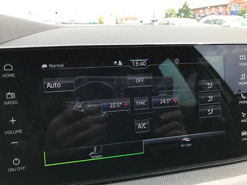 Škoda Kamiq (2025) TOP SELEC TSI 110/1.5 A7F - fotka 25 z 29
