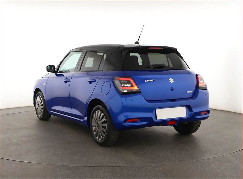 Suzuki Swift (2024) 1.2, Automat, ČR,1.maj - fotka 4 z 15