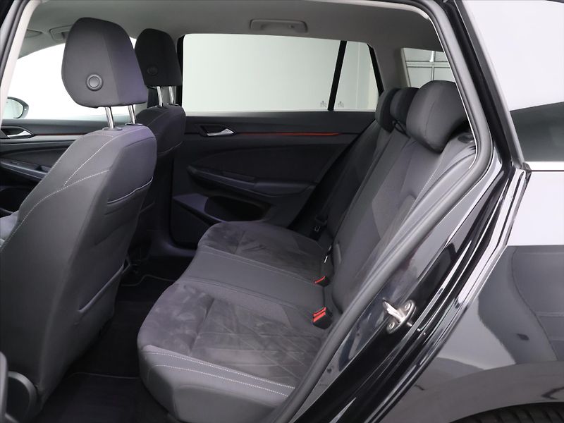 Volkswagen Golf 2,0 TDI 110kW Style - fotka 13 z 29