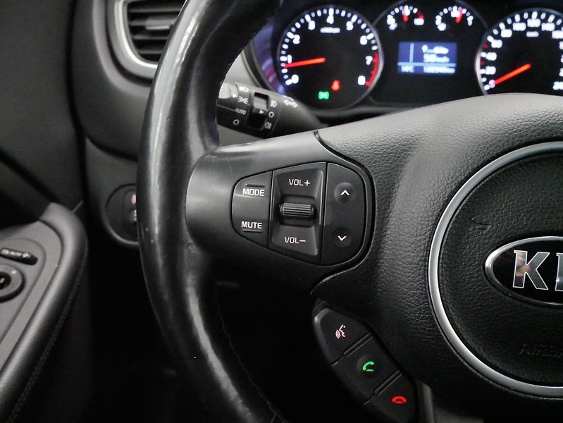 Kia Carens - fotka 16 z 26