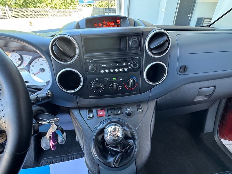 Peugeot Partner (2011) 1.6 HDi, 7 míst - fotka 23 z 32