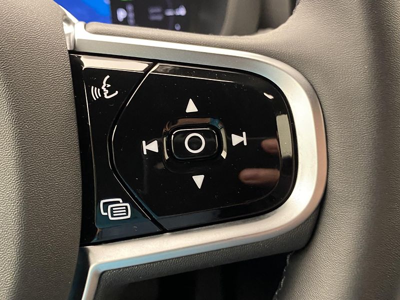 Volvo XC60 T8 AWD RECHARGE BLACK EDITION - fotka 21 z 64