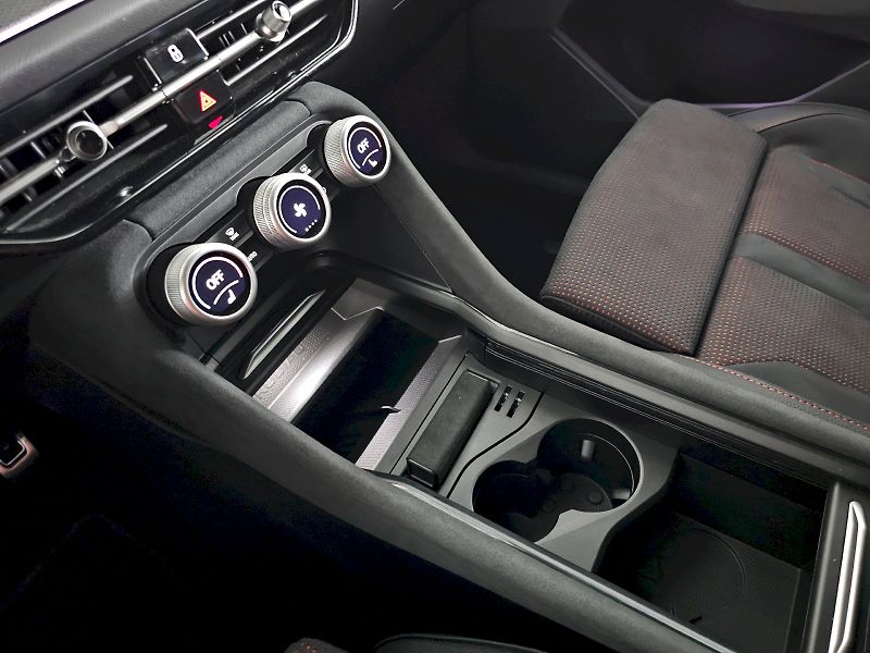 Škoda Kodiaq (2025) RS 2.0TSi 195kW 4x4  WEBASTO T - fotka 26 z 32