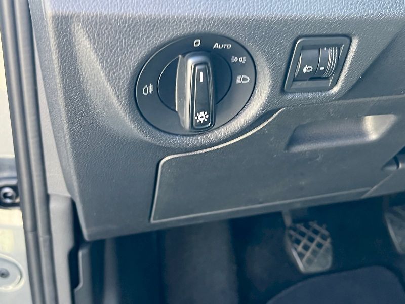 Škoda Kamiq (2023) Ambition 1.0TSi 81kW 6°manuáln - fotka 25 z 27