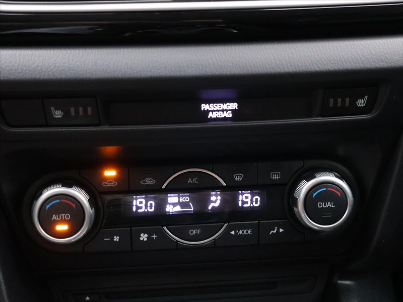 Mazda 3 2,0 Skyactiv-G120 88kW - fotka 19 z 28