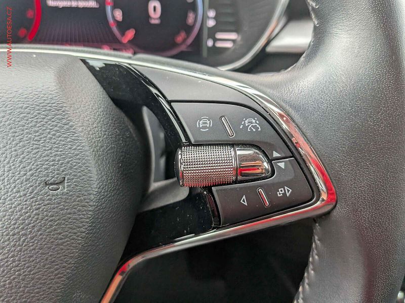 Škoda Fabia (2021) 1.0 TSi, 1.maj,ČR, LED, NAVI - fotka 13 z 20