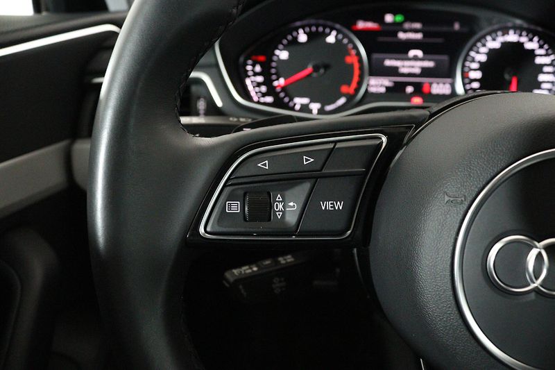 Audi A4 Avant Sline 35 TDI Stronic - fotka 15 z 24
