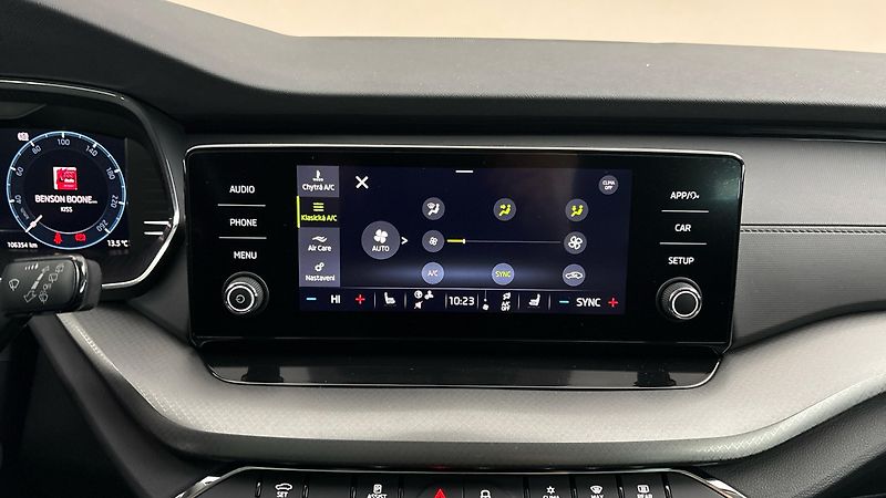 Škoda Octavia 2.0 TDI Ambition Combi - fotka 26 z 27
