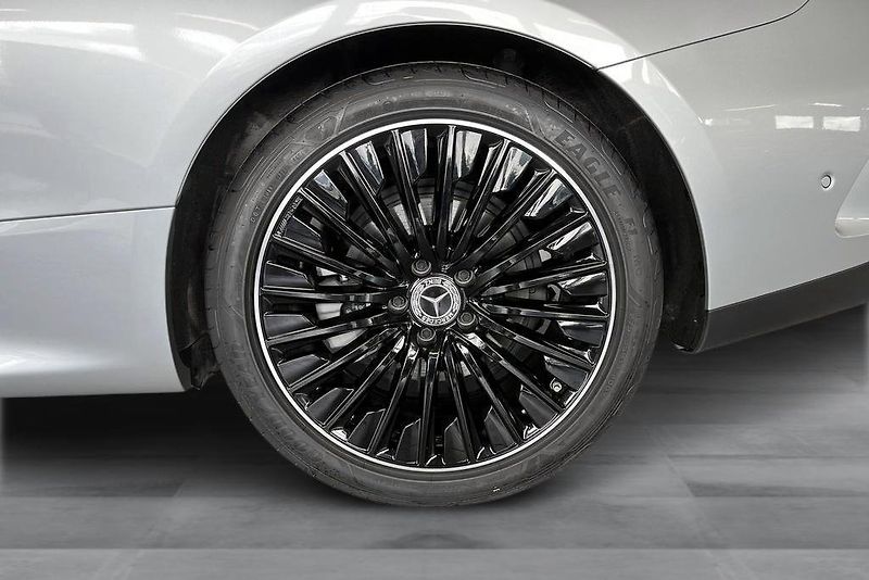 Mercedes-Benz CLE 300 4M AMG Premium Pano Burm - fotka 7 z 21