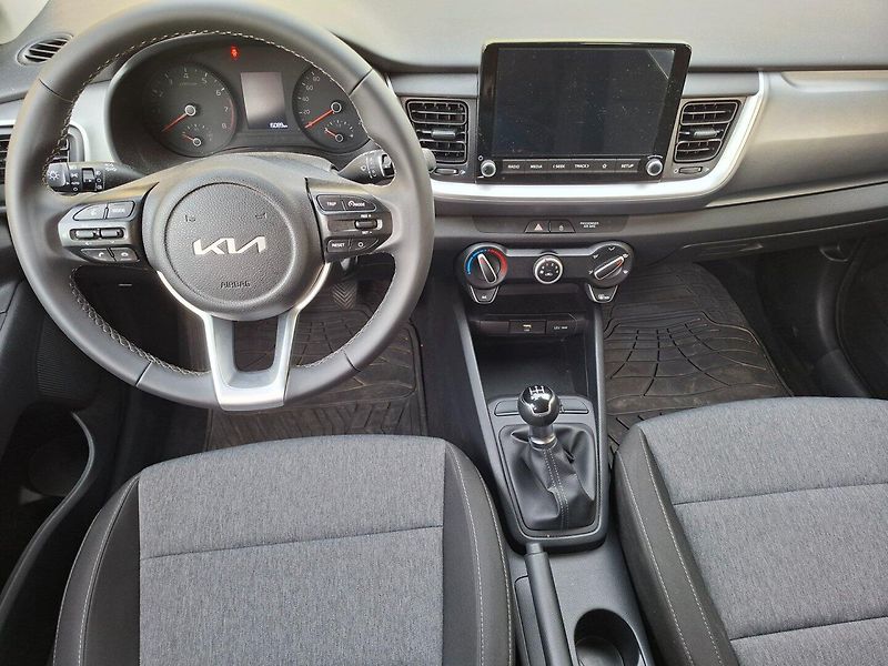 Kia Stonic (2021) 1.2i 61kW COMFORT -1.MAJITEL - fotka 13 z 30