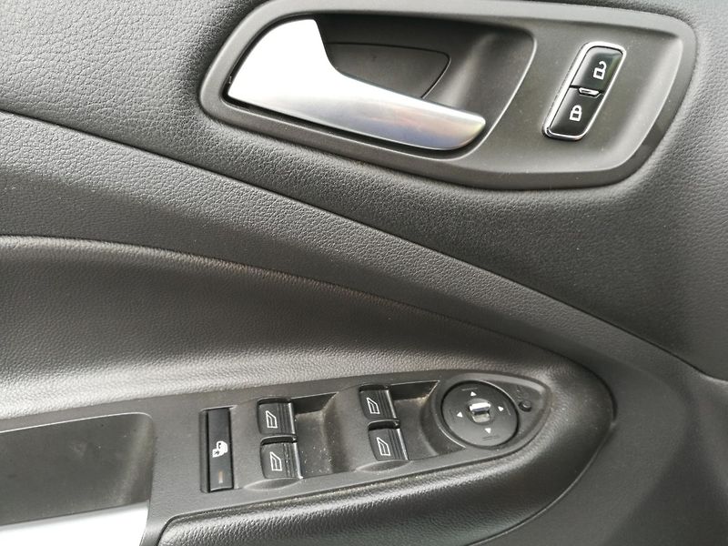 Ford Kuga 2,0 TDCi - fotka 14 z 21