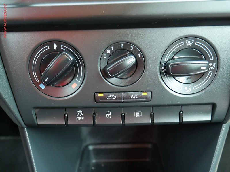 Škoda Rapid (2015) 1.2 TSi, Active - fotka 15 z 15