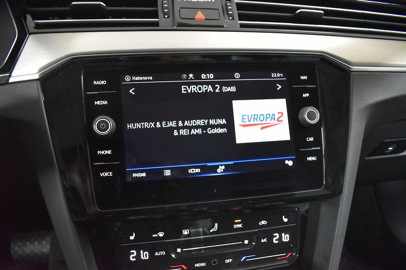 Volkswagen Passat 2.0 TSI Elegance*DSG*ACC*DPH - fotka 25 z 43