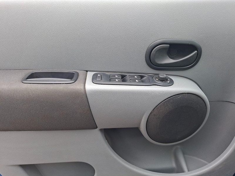 Renault Modus (2007) 1.2i 55kW -KLIMATIZACE - fotka 15 z 37