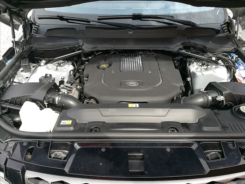 Land Rover Range Rover Sport 3,0 V6 Sport - fotka 19 z 22