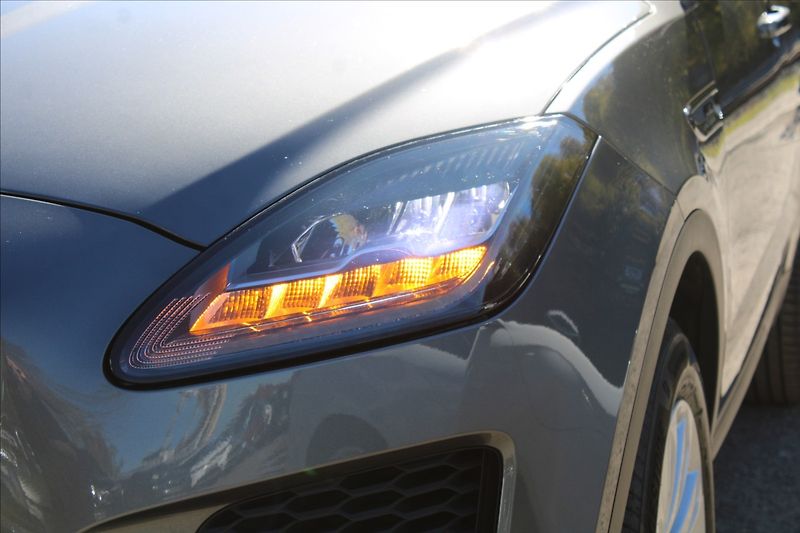 Jaguar E-Pace 2,0 D180  ČR,4x4,AUTOMAT,S - fotka 37 z 37