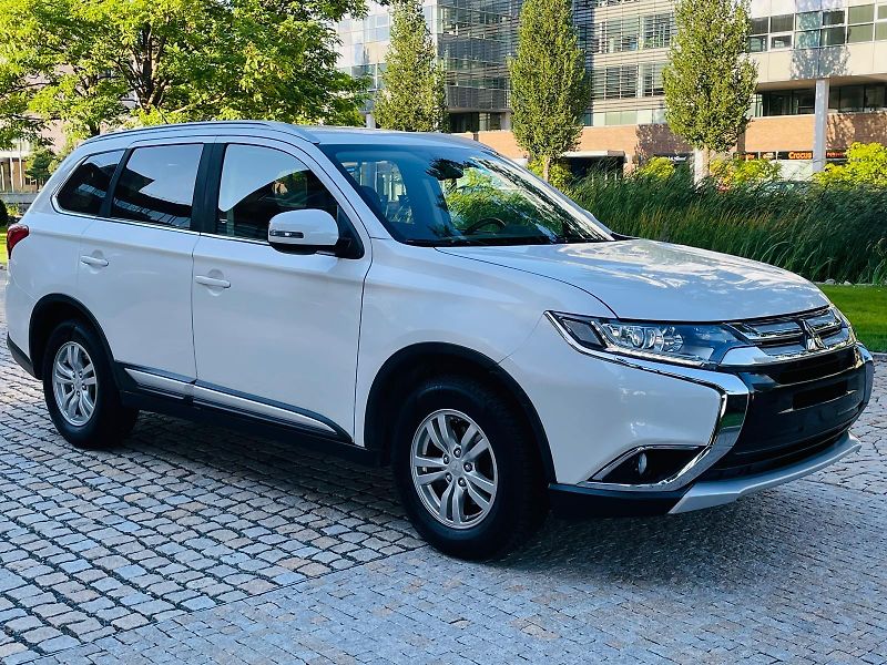 Mitsubishi Outlander 2.0i 1.MAJITEL SERVISKA TAŽNÉ - fotka 9 z 46