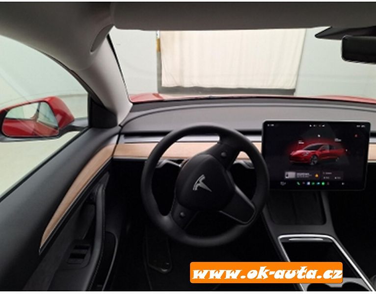 Tesla Model 3 STANDARD RANGE PLUS 2023 - fotka 6 z 10