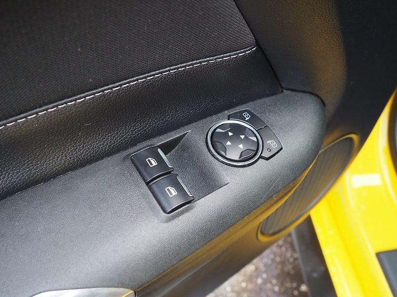 Ford Mustang (2015) 3.7i, 224kW, Manuál - fotka 15 z 27