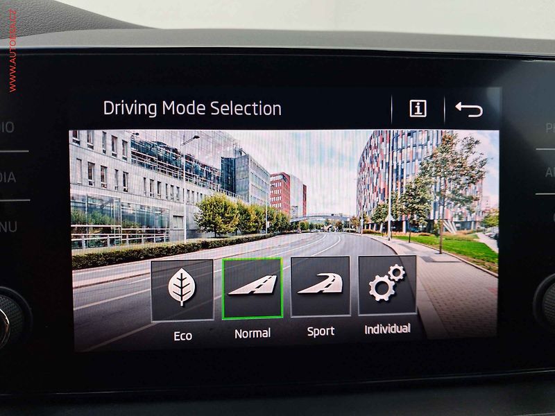 Škoda Kamiq (2021) 1.0 TSi, Style - fotka 18 z 19