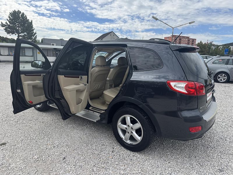 Hyundai Santa Fe (2006) 2.2CRDi,7SEDAČEK - fotka 11 z 39