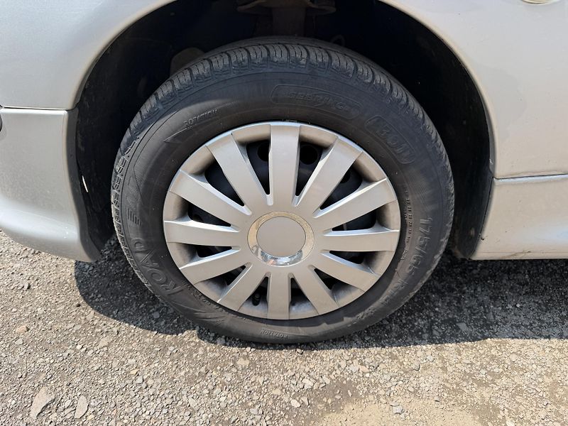 Peugeot 206 1.4i - fotka 18 z 21