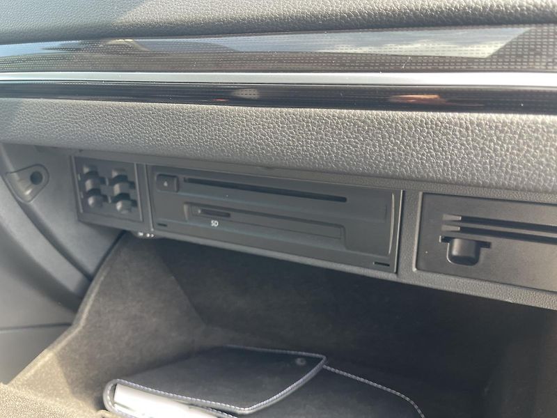 Volkswagen Golf 2.0TDi DSG HIGHL-NEHAV-Dph-ČR! - fotka 38 z 40