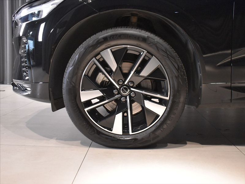 Volvo XC60 2,0 B5 AWD Plus BLIS,Bezklíč - fotka 7 z 24