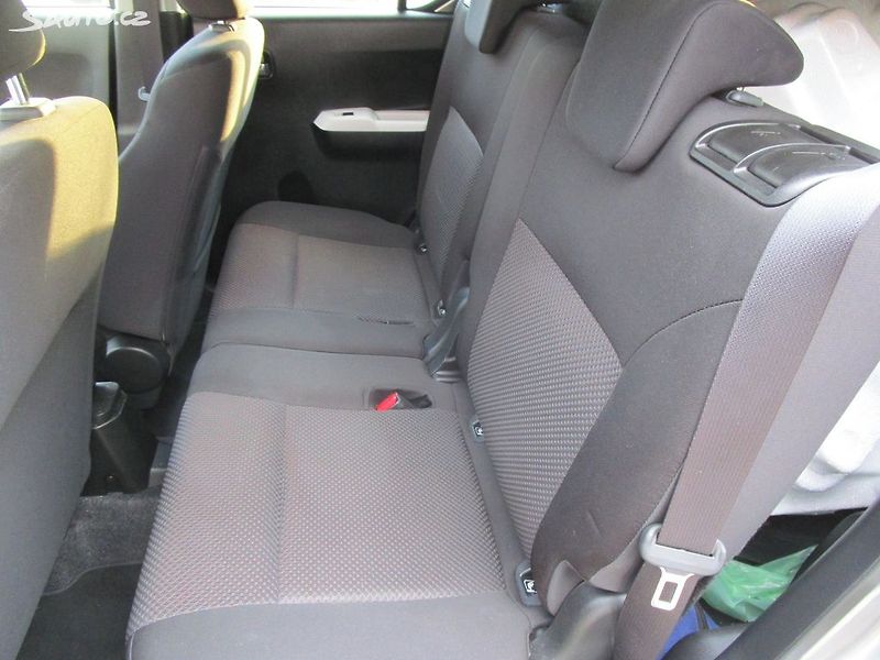 Suzuki Ignis 1,2 - 66KW - AUTOMAT - fotka 15 z 24