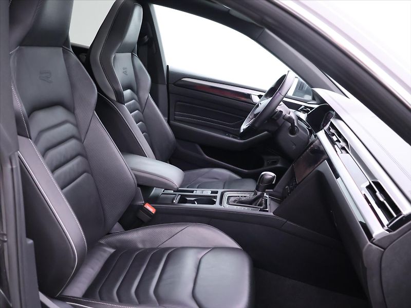 Volkswagen Arteon 2,0 TSI 200kW 4MOT R-Line DSG - fotka 13 z 38