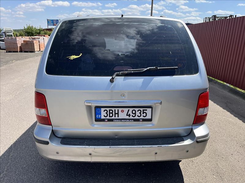 Kia Carnival 2,9 CRDi 6.MÍST STK 5/2028 - fotka 7 z 31