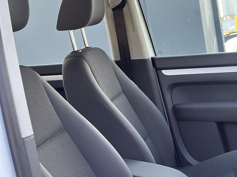 Volkswagen Touran 1.2TSi 77kw  7MÍST TEMPOMAT  - fotka 34 z 43