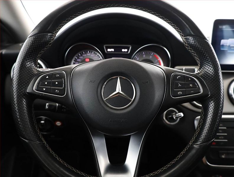 Mercedes-Benz CLA (2015) 180, Automat, Kůže, Navi - fotka 8 z 18