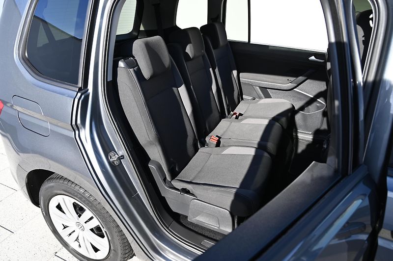Volkswagen Touran 1.2TSI 81KW Comfort 7mist 3/17 - fotka 37 z 60