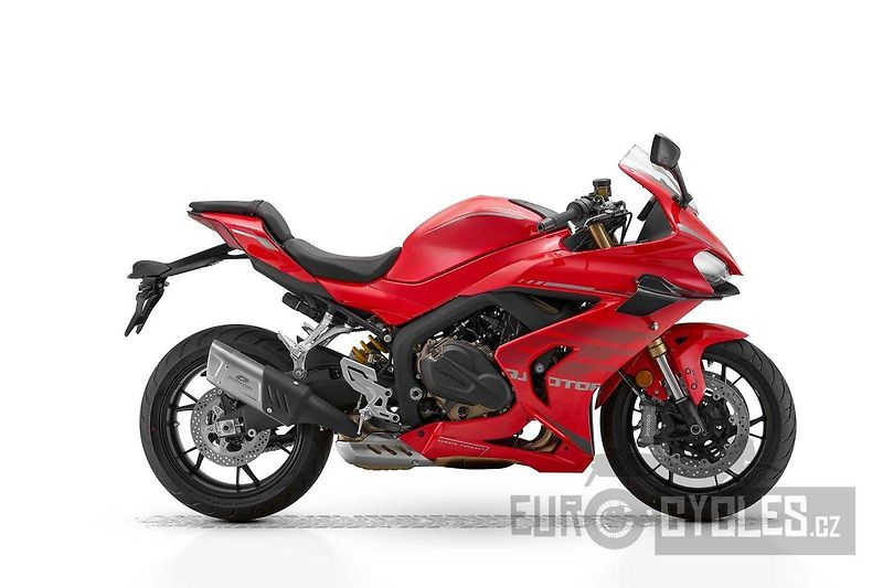 QJ Motor (2026) SRK 800 RR - fotka 3 z 23
