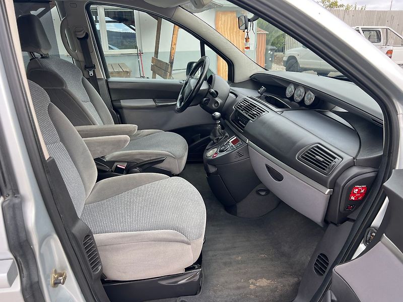 Citroën C8 2,0 HDi - fotka 11 z 15