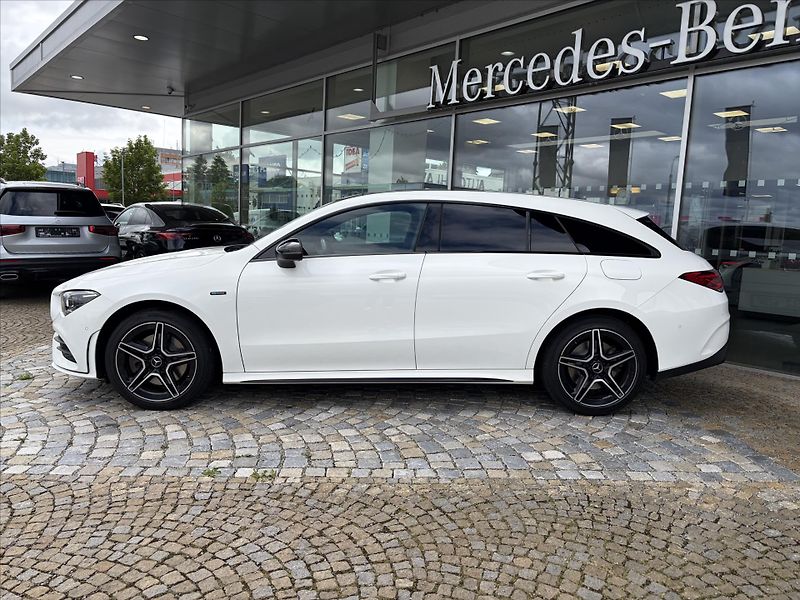 Mercedes-Benz CLA 250e Shooting Brake*AMG - fotka 2 z 28