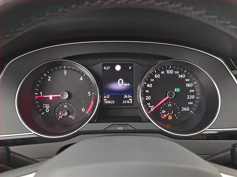 Volkswagen Passat (2022) Elegance 2.0 TDI - fotka 11 z 21