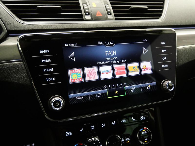 Škoda Superb - fotka 14 z 25
