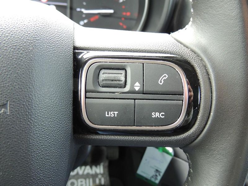 Toyota ProAce City Verso (2023) 1.2T,81kw,Family,7míst,1maj.ČR - fotka 33 z 76
