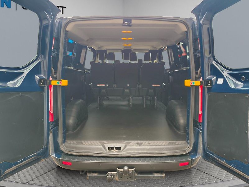 Ford Transit Custom (2023) Kombi L2 Trend, 2,0 EcoBlue 96 - fotka 11 z 12