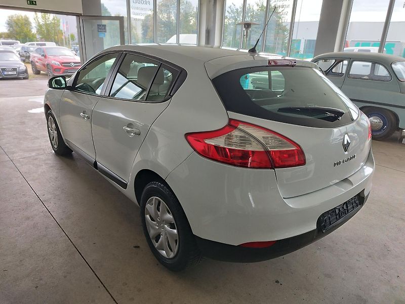 Renault Mégane (2015) 1,6i 81KW klima najeto 99000 - fotka 7 z 29
