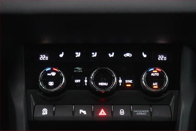 Škoda Karoq (2021) Sportline 1.5 TSI - fotka 17 z 23