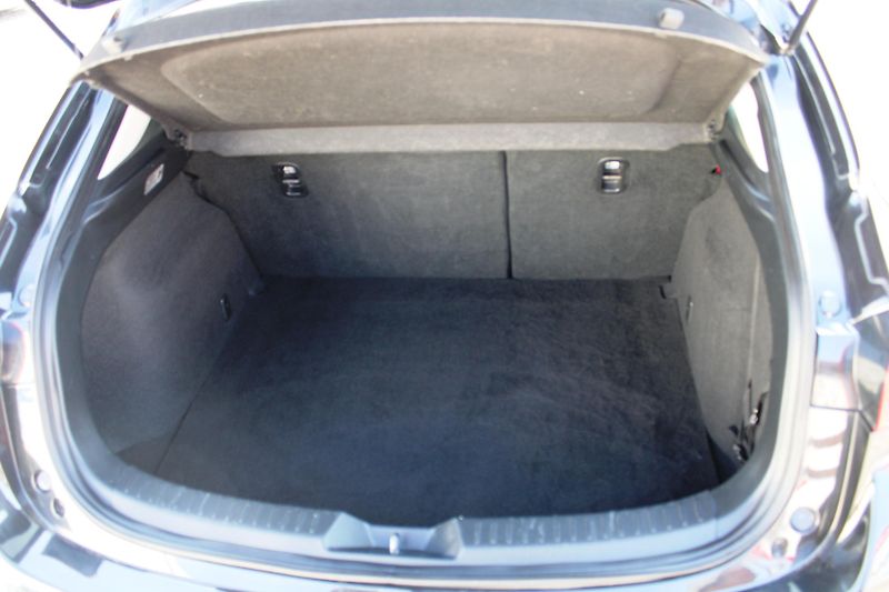 Mazda 3 (2015) 2,0i KLIMA NAVI XENON TEMPOMAT - fotka 11 z 16