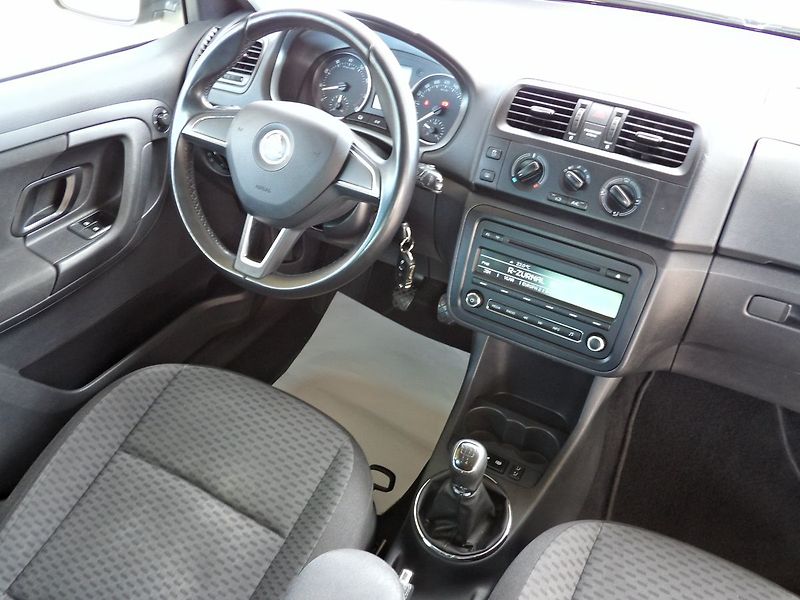 Škoda Fabia 1.2TSI 63kW Tempomat Alu PDC - fotka 18 z 26